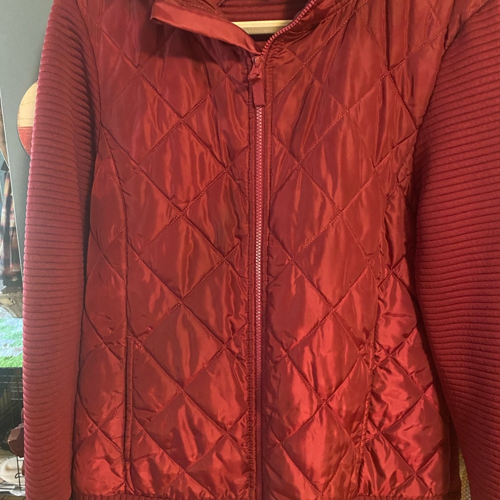 Time and Tru Women's Quilted Burgundy Jacket